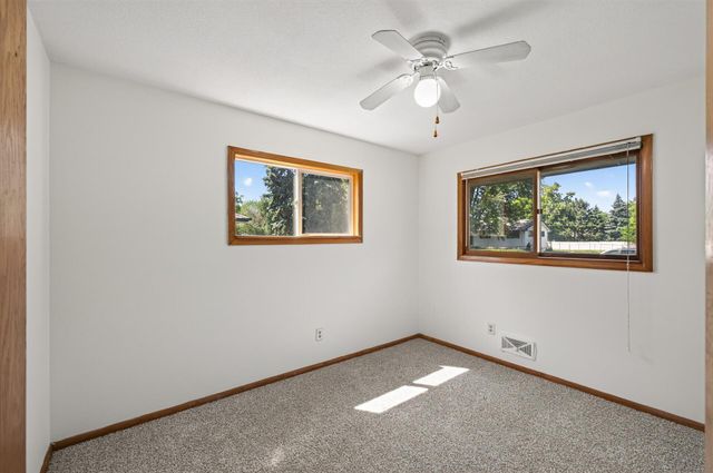 7817 67th Avenue N, Brooklyn Park, MN 55428