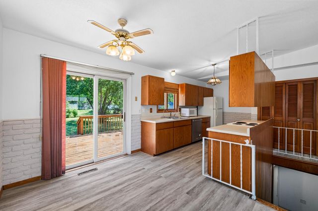 7817 67th Avenue N, Brooklyn Park, MN 55428