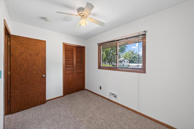 7817 67th Avenue N, Brooklyn Park, MN 55428