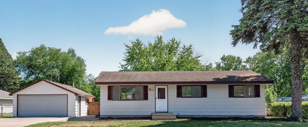 7817 67th Avenue N, Brooklyn Park, MN 55428
