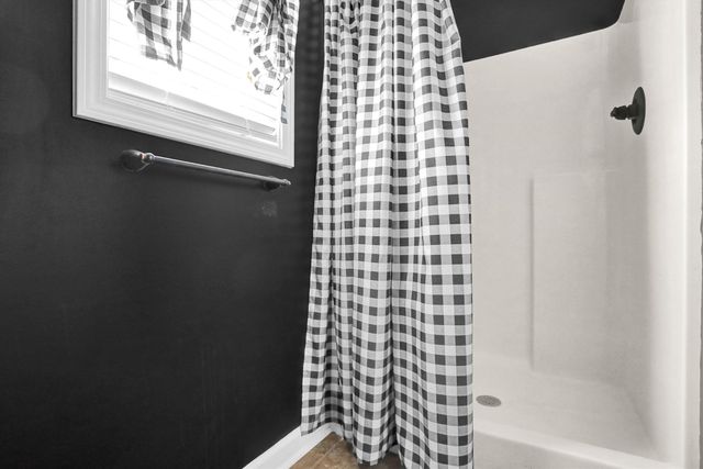 186 KING RD, Selmer, TN 38375