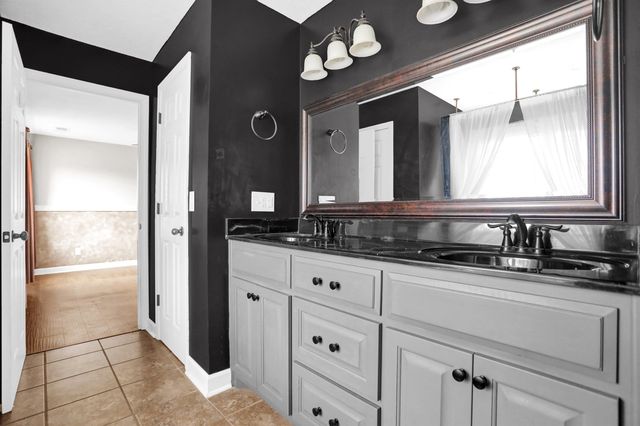 186 KING RD, Selmer, TN 38375