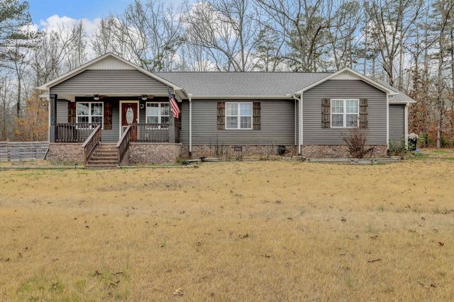 186 KING RD, Selmer, TN 38375