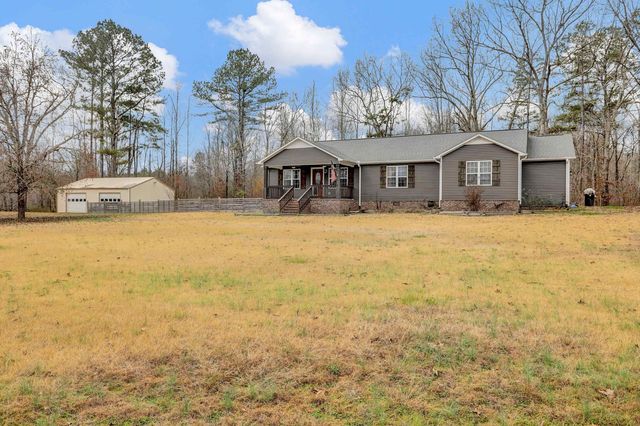 186 KING RD, Selmer, TN 38375
