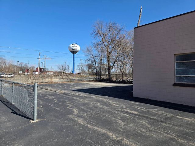 2912 W Il Route 120 Route, Mchenry, IL 60051