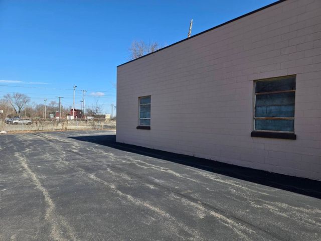 2912 W Il Route 120 Route, Mchenry, IL 60051