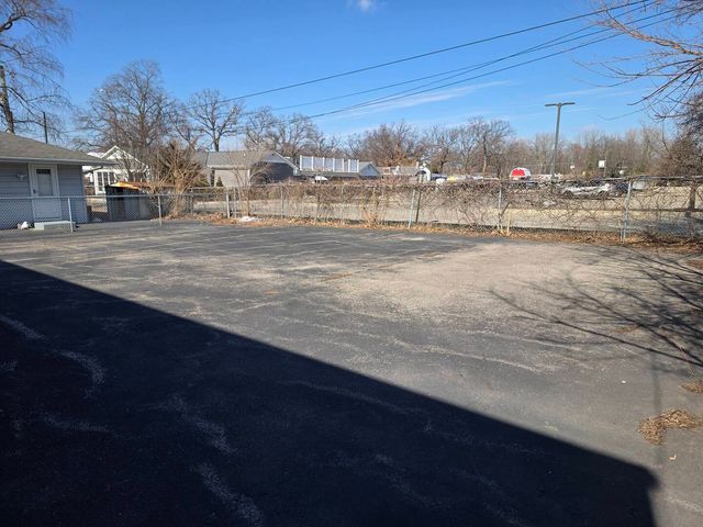 2912 W Il Route 120 Route, Mchenry, IL 60051