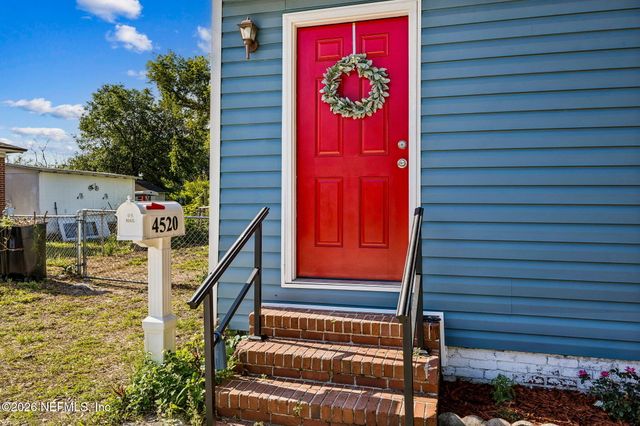 4520 BIRKENHEAD Road, Jacksonville, FL 32210