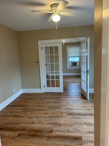 14 Denison Avenue, Groton, CT 06340