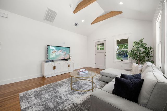 1528 Cortlandt Street, Houston, TX 77008