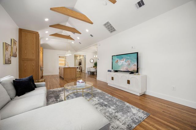 1528 Cortlandt Street, Houston, TX 77008