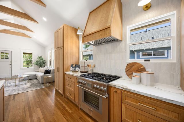 1528 Cortlandt Street, Houston, TX 77008