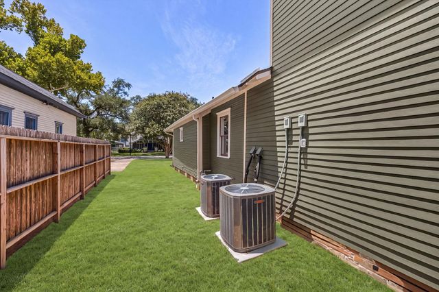 1528 Cortlandt Street, Houston, TX 77008