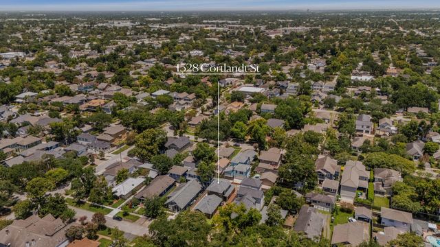 1528 Cortlandt Street, Houston, TX 77008