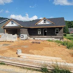 214 Mossy Rock Rd, Clinton, TN 37716