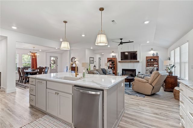 4 Callander Lane, Bella Vista, AR 72715