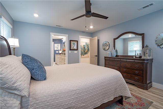 4 Callander Lane, Bella Vista, AR 72715