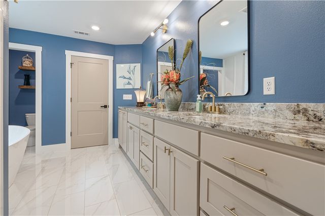4 Callander Lane, Bella Vista, AR 72715