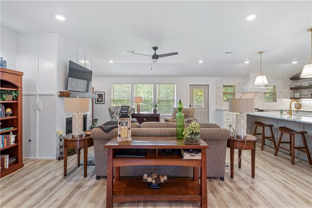 4 Callander Lane, Bella Vista, AR 72715