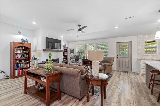 4 Callander Lane, Bella Vista, AR 72715