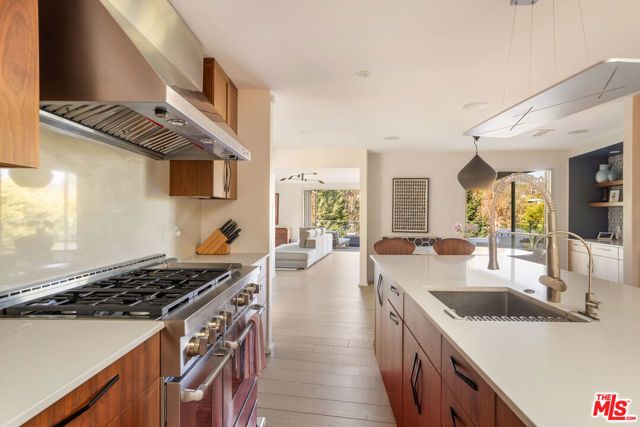 279 Mabery Road, Santa Monica, CA 90402