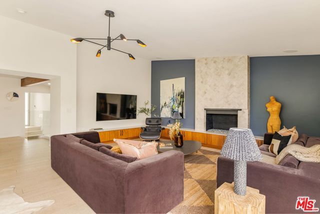 279 Mabery Road, Santa Monica, CA 90402