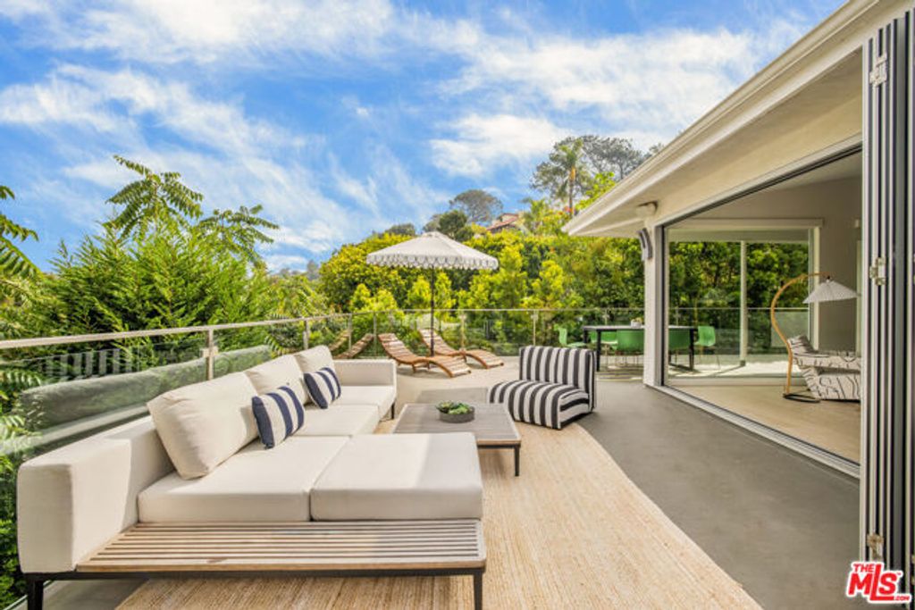 279 Mabery Road, Santa Monica, CA 90402