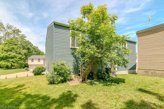 10015 Windjammer Trail, Aurora, OH 44202