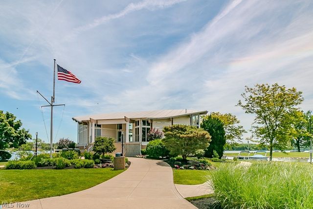 10015 Windjammer Trail, Aurora, OH 44202
