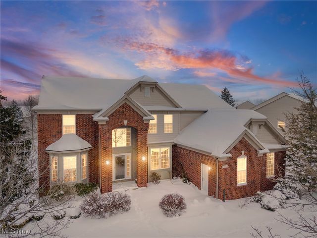 421 Carrington Lane, Broadview Heights, OH 44147