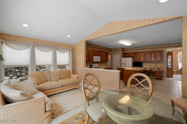 421 Carrington Lane, Broadview Heights, OH 44147