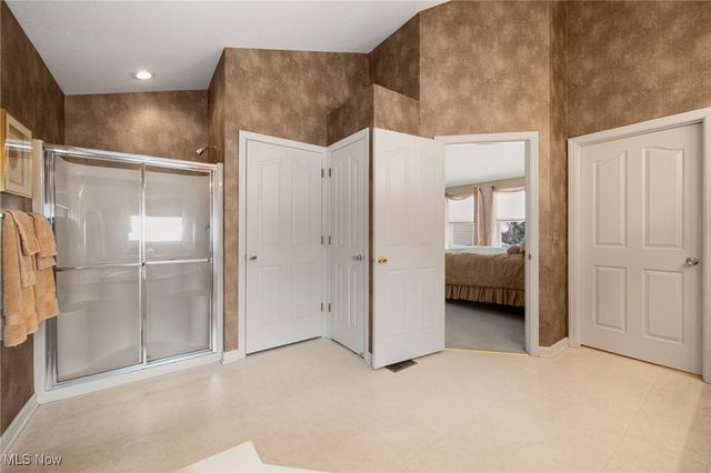 421 Carrington Lane, Broadview Heights, OH 44147