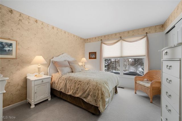 421 Carrington Lane, Broadview Heights, OH 44147