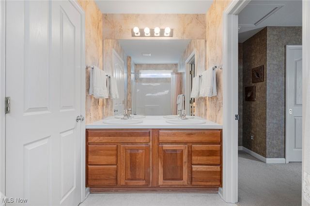 421 Carrington Lane, Broadview Heights, OH 44147