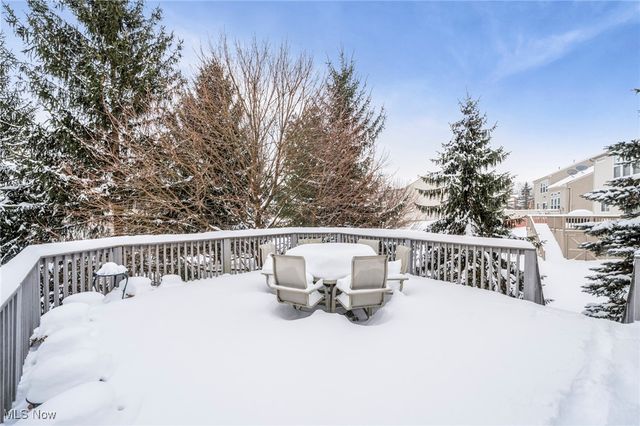 421 Carrington Lane, Broadview Heights, OH 44147