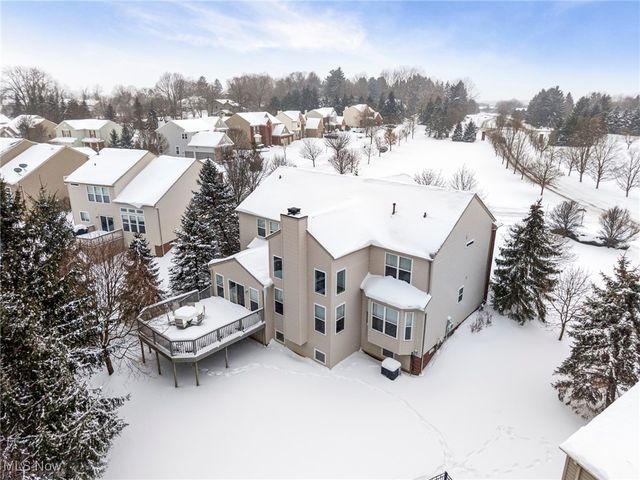 421 Carrington Lane, Broadview Heights, OH 44147