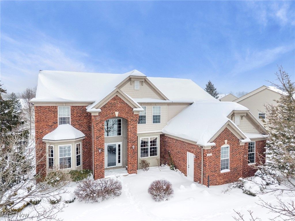 421 Carrington Lane, Broadview Heights, OH 44147