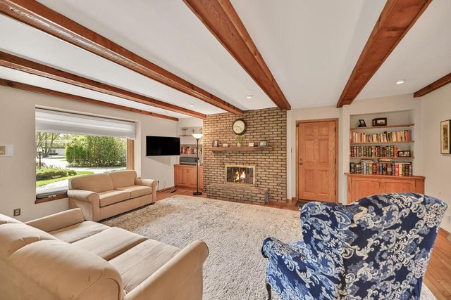 805 Lone Tree ROAD, Elm Grove, WI 53122