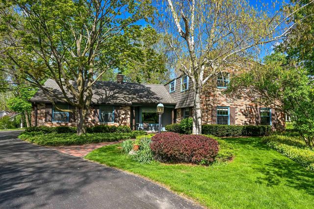 805 Lone Tree ROAD, Elm Grove, WI 53122