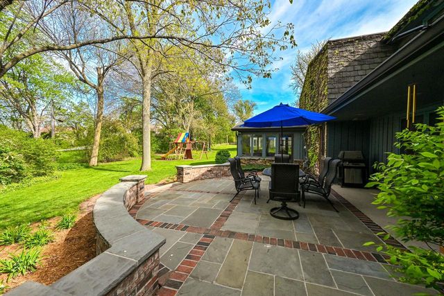 805 Lone Tree ROAD, Elm Grove, WI 53122
