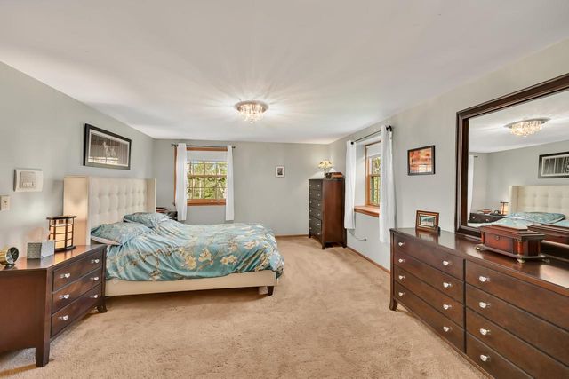 805 Lone Tree ROAD, Elm Grove, WI 53122