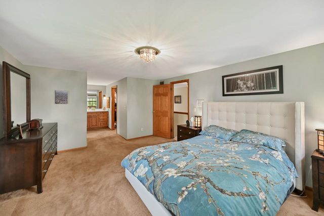 805 Lone Tree ROAD, Elm Grove, WI 53122