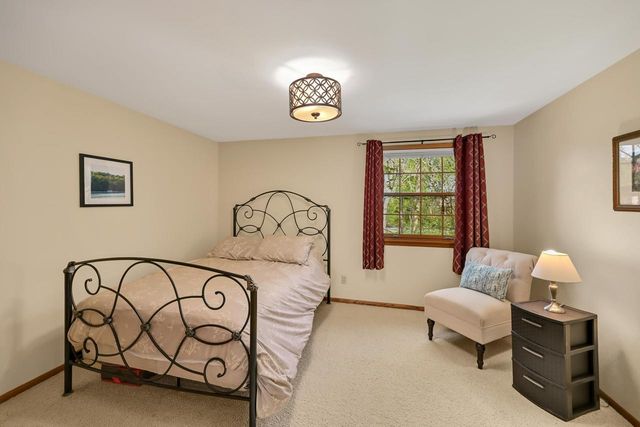 805 Lone Tree ROAD, Elm Grove, WI 53122