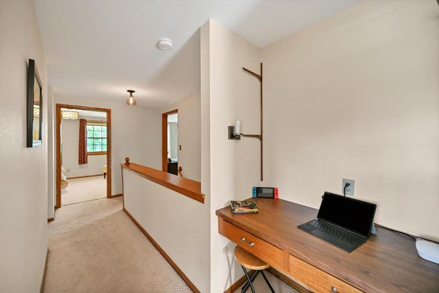 805 Lone Tree ROAD, Elm Grove, WI 53122