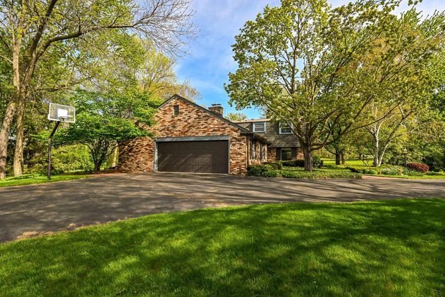 805 Lone Tree ROAD, Elm Grove, WI 53122