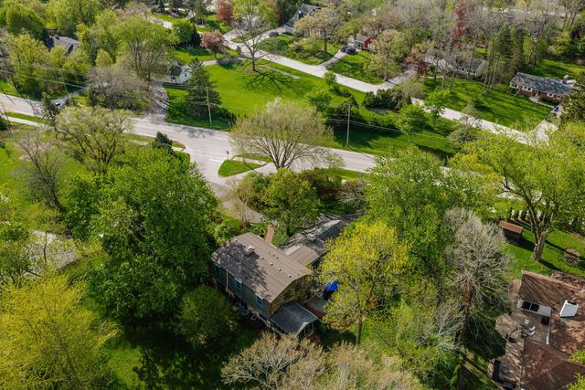 805 Lone Tree ROAD, Elm Grove, WI 53122