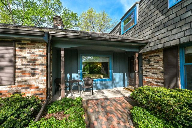 805 Lone Tree ROAD, Elm Grove, WI 53122