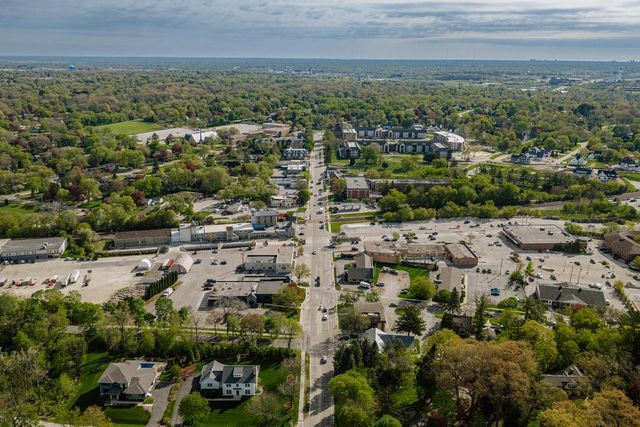 805 Lone Tree ROAD, Elm Grove, WI 53122