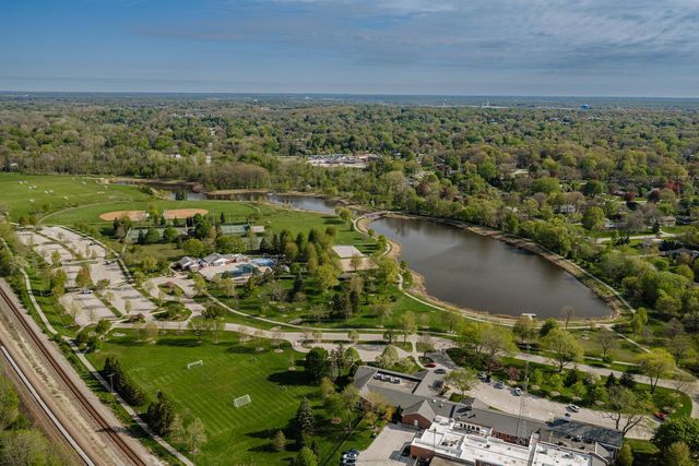 805 Lone Tree ROAD, Elm Grove, WI 53122