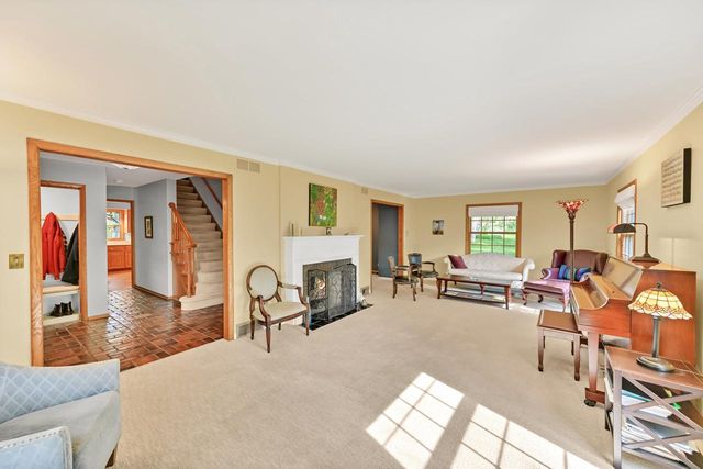 805 Lone Tree ROAD, Elm Grove, WI 53122